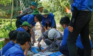 'Ánh sáng xanh' thắp sáng từng bản làng, xóm biển mùa hè 