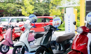 VinFast tung ưu đãi kép đầu năm: Mua xe máy điện, cơ hội rinh ô tô quốc dân