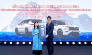 Mitsubishi Motors Corporation tài trợ 2 xe hybrid phục vụ đào tạo cho CTECH