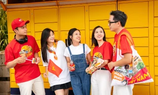 SHB mang tinh thần 'Hạnh phúc là người Việt Nam' vào từng món quà tri ân