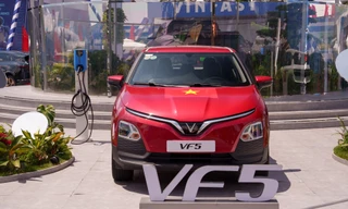 Giá lăn bánh tháng 11/2025 chưa tới 500 triệu đồng, VinFast VF 5 đang trở thành lựa chọn 'hời' nhất phân khúc A-SUV 