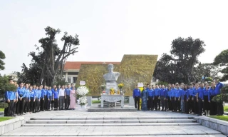 Tuổi trẻ Quảng Ninh - TKV tưởng niệm Liệt sĩ Ngô Huy Tăng nhân kỷ niệm 70 năm Giải phóng Vùng mỏ