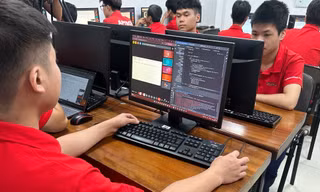 AI viết code thay con người: Lập trình viên cạnh tranh bằng điều gì?