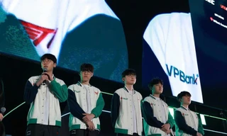 Năng lượng bùng nổ: 6 tiếng khán giả hò reo không ngớt trong buổi fan meeting của T1 tại Hà Nội