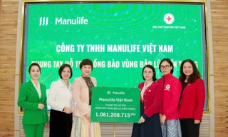 Manulife quyên góp hơn 1 tỷ đồng, hỗ trợ đồng bào miền Trung - Tây Nguyên khắc phục hậu quả sau đợt lũ lịch sử