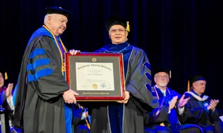 Doanh nhân, Cựu chiến binh Nguyễn Xuân Lam vinh dự được trường Đại học Quốc tế Hoa Kỳ trao tặng bằng Giáo sư danh dự 