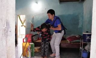 Bệnh viện JW cứu trợ khẩn cấp cho gần 600 hộ dân miền Trung sau thiên tai dồn dập