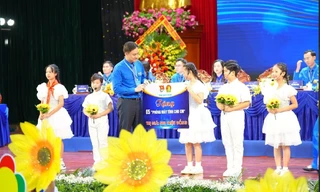 Tỉnh Đoàn Bắc Ninh trao tặng 5 phòng tin học trị giá 500 triệu đồng