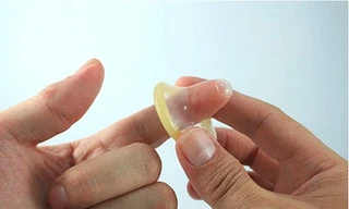 Tại sao sử dụng bao cao su khi quan hệ vẫn nhiễm HPV?