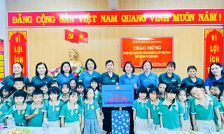 TKV dành hơn 2,3 tỷ đồng chăm lo con em người lao động dịp Quốc tế Thiếu nhi