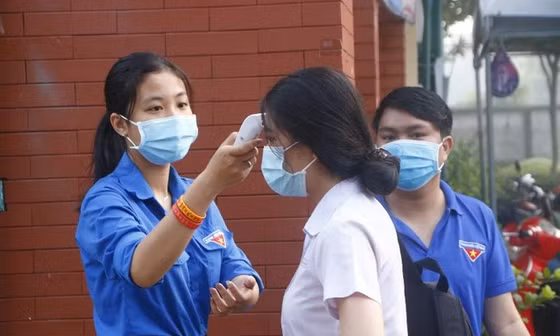 Học sinh - sinh viên TP.HCM chính thức nghỉ Tết sớm từ ngày 2/2, hoãn hủy các lễ hội Xuân