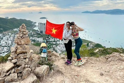 'Nữ hoàng' điền kinh Phạm Đình Khánh Đoan mách runner điểm check-in, thú chơi tại Khánh Hoà