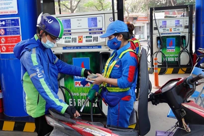 Giá xăng dầu trong nước tăng cao, dư địa nào để hạ nhiệt? 