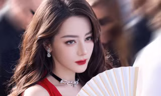 Vẻ đẹp của Địch Lệ Nhiệt Ba hút 20 triệu USD
