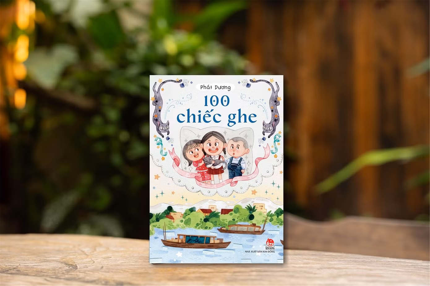 100-chiec-ghe.jpg
