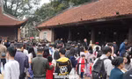 Chen chân cầu đỗ đạt Mùng 2 Tết
