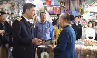 Lý do cán bộ thuế đến chợ gặp tiểu thương 