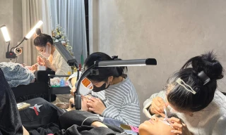 Hà Nội: Sôi sục dịch vụ làm đẹp chơi Tết, khắp nơi kín lịch đến khuya