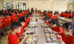 Hà Nội: Yêu cầu công khai thực đơn, suất ăn cho phụ huynh tiếp cận, đối chiếu