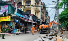 Hà Nội: Giải tỏa chợ cóc tồn tại hàng chục năm tại khu vực giáp ranh hai phường