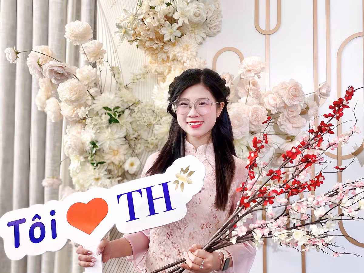 7-anh-di-lam-o-th-group.jpg