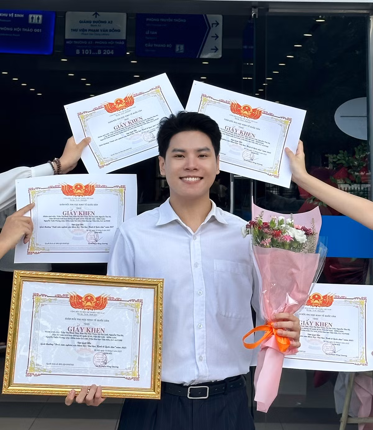 giai-thuong-nckh.jpg