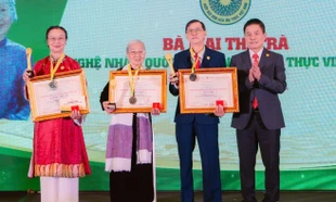 Truy tặng danh hiệu nghệ nhân quốc gia