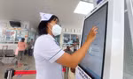 TPHCM: Trải nghiệm ‘lễ tân’ thời công nghệ ở cơ sở y tế, trung tâm hành chính công cấp xã 
