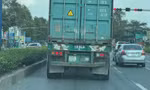 [Clip] Xe đầu kéo container lạng lách, tạt đầu ô tô gây bức xúc ở TPHCM 