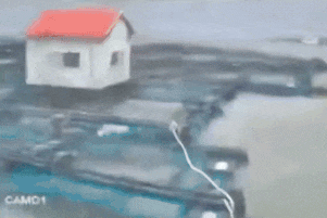 'Lạnh người' hình ảnh bão Matmo đổ bộ Trung Quốc