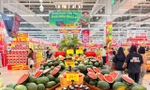 Dưa hấu, xoài vào mùa, giá rẻ bất ngờ