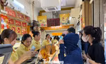 Chán cảnh 'chầu chực' mua vàng, nhiều người săn lùng món mới