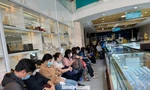 Lý do nhiều người 'quay xe' khi vừa tới tiệm vàng
