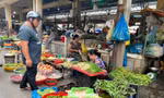 Giá rau xanh tại TPHCM 'giảm nhiệt', người tiêu dùng thở phào