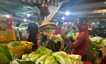 Rau trái về TPHCM tăng dần, nhiều loại chỉ 10.000 đồng/kg