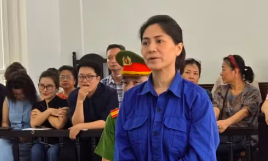 Nữ giám đốc tổ chức show 'Về đây bốn cánh chim trời' hầu tòa về tội lừa đảo
