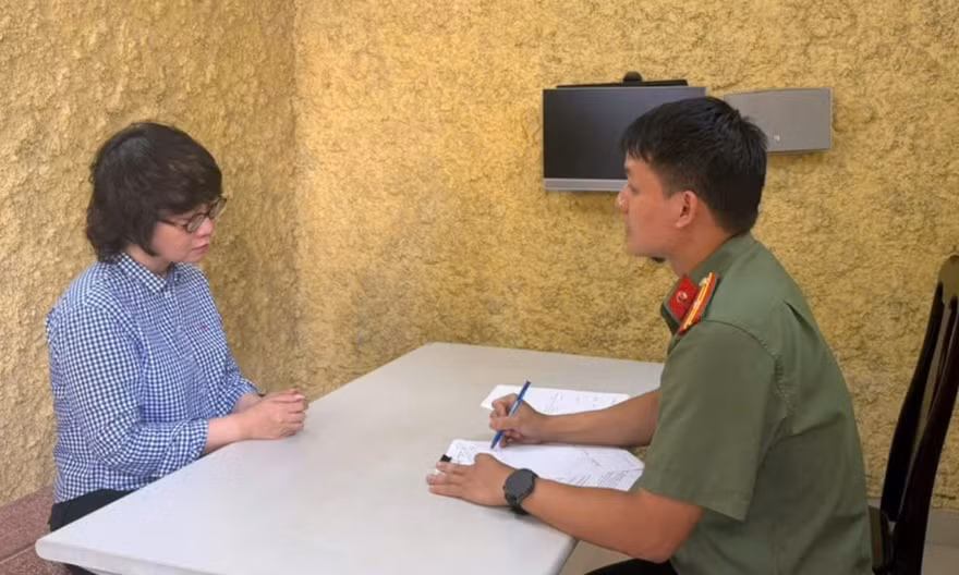 Bắt Giám đốc và Tổng biên tập Nhà xuất bản Hội nhà văn vì liên quan đến cuốn sách 'Chuyện với Thanh'