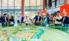 Hạ tầng nghìn tỷ đổ bộ, BĐS phía Tây TPHCM 'nóng' cuối năm