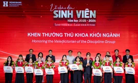 Bùng nổ lễ chào đón năm học mới tại HIU
