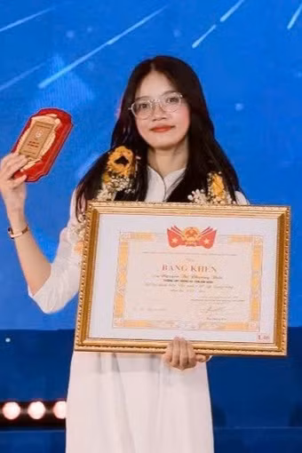 Nữ sinh vùng đất đỏ Tây Nguyên và hành trình từ ‘Học sinh 3 tốt’ đến môi trường đại học quốc tế