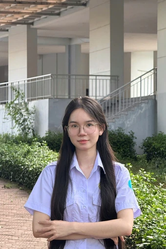 Nguyễn Ngọc Như Ý - Nữ sinh Sư phạm Ngữ văn từ học sinh xét tuyển thẳng đến Sinh viên 5 Tốt