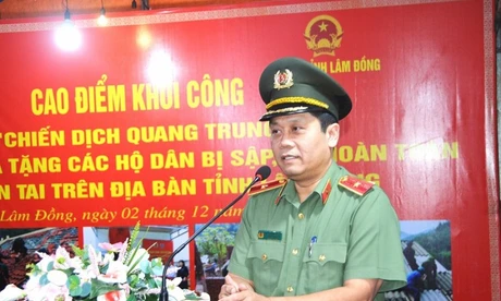 Thần tốc 'Chiến dịch Quang Trung' xây nhà cho người dân vùng lũ tại Lâm Đồng