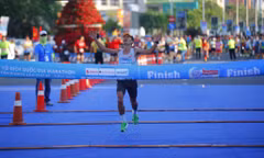 Hoàng Nguyên Thanh và Phạm Thị Hồng Lệ phá kỷ lục marathon, mở màn bùng nổ Đại hội Thể thao toàn quốc 2026