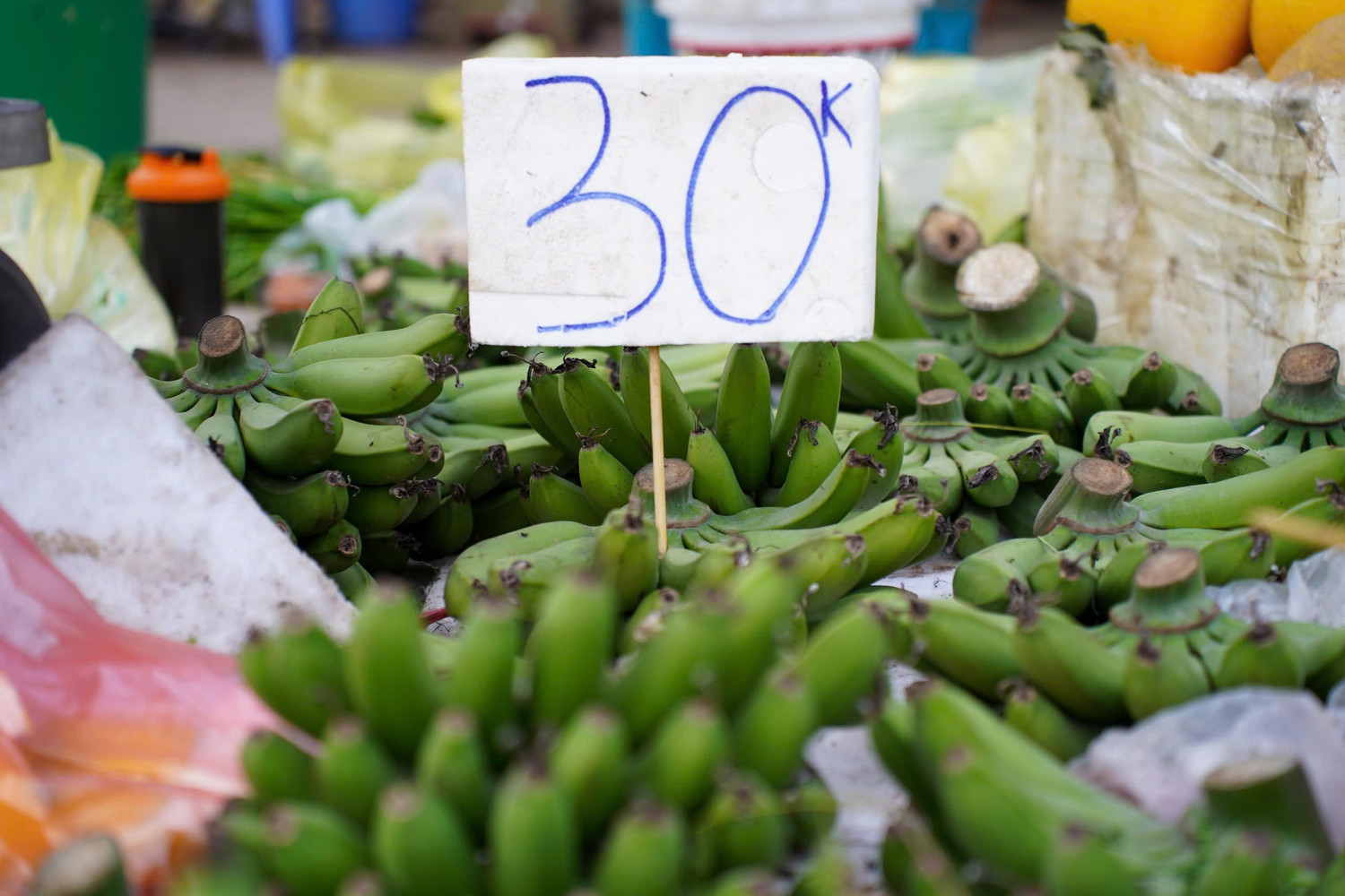 Chuối xanh 28 Tết: Từ nửa triệu ‘rơi’ xuống 30.000 đồng vẫn ế