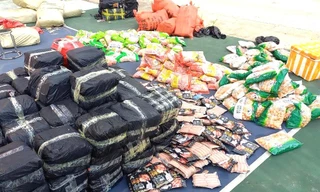 Phát hiện xe khách chở 3 tấn thực phẩm đông lạnh không rõ nguồn gốc