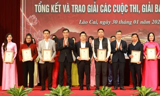 Báo Tiền Phong đoạt Giải B Giải báo chí Búa liềm vàng tỉnh Lào Cai năm 2025
