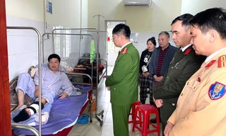 Lái xe vi phạm nồng độ cồn chống đối, kéo lê cán bộ CSGT gần 500m