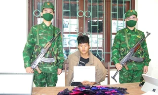 Bắt quả tang đối tượng vận chuyển 60.000 viên ma túy tổng hợp