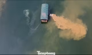 Tàu 'ma' che vải bịt bùng, hút và đãi trộm khoáng sản trên sông Chảy