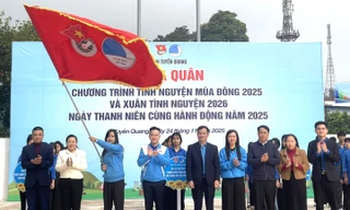 Tuổi trẻ Tuyên Quang mang mùa Đông ấm lên biên giới 